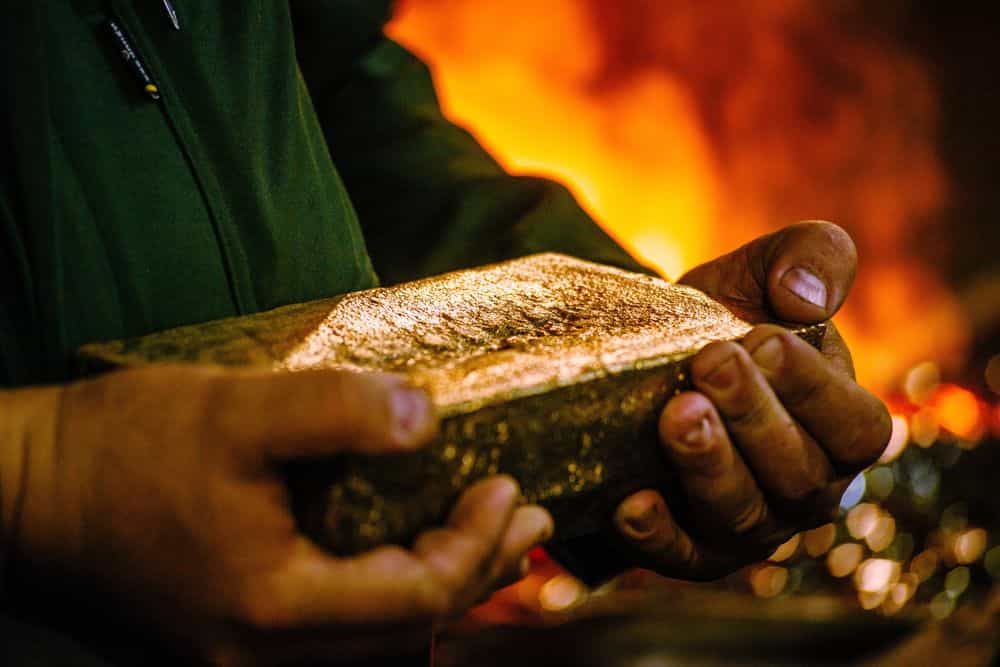 Gold ticks up in range-bound trade ahead of U.S. Fed meet